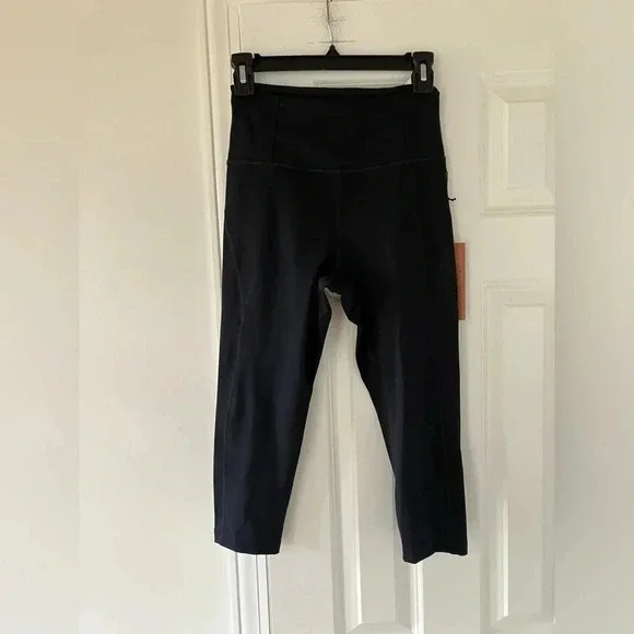 NWT Girlfriend Collective Compressive High Waisted Capri Legging in Black Size S - Picture 3 of 7